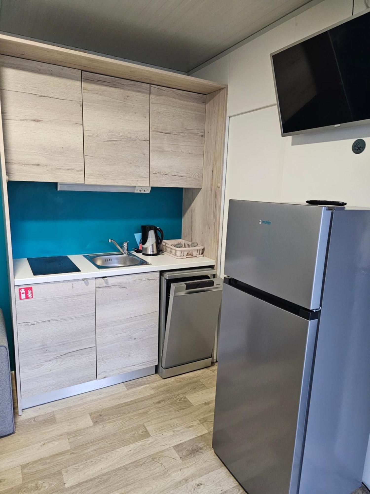 K9 Mobile Home Camp Dalmacija Privlaka Privlaka  Eksteriør billede